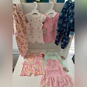 New with tags baby girl’s clothing. Size 9M